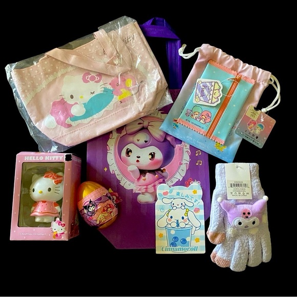 NWT-HELLO KITTY & FRIENDS BUNDLE - Picture 1 of 8